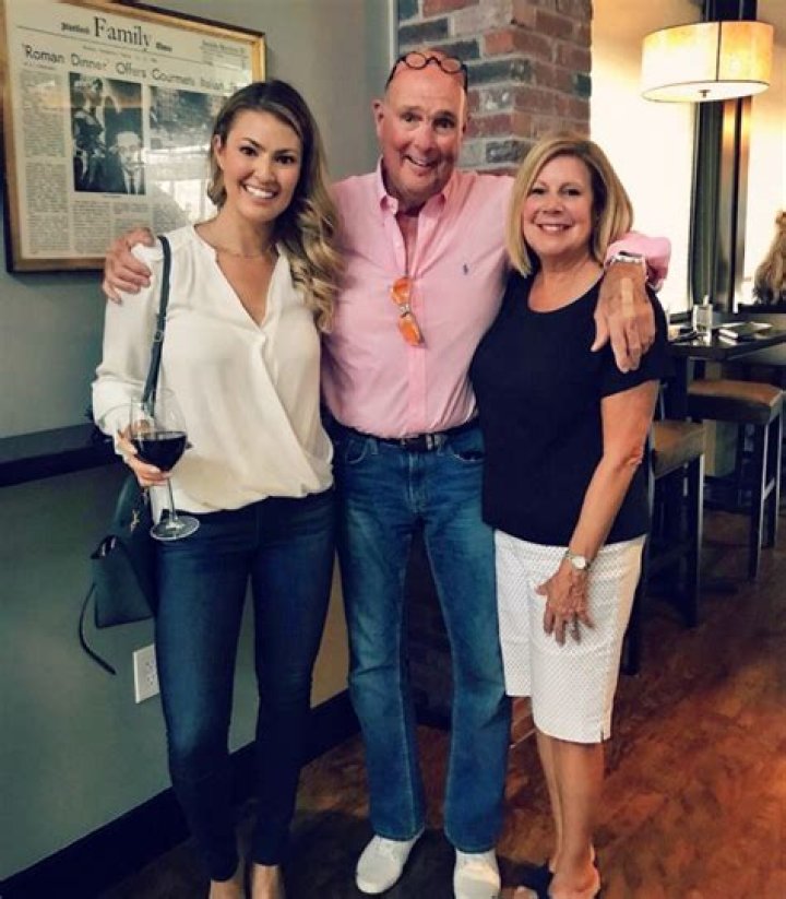 Amanda Balionis with her parents