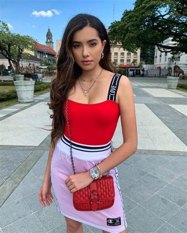 Amelia Thripura Henderson Bio (Wiki) 