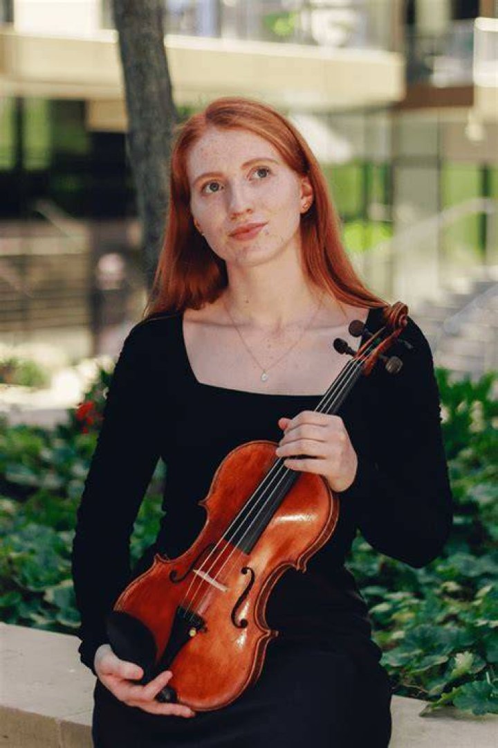 Anna Brown - Age, Family, Bio