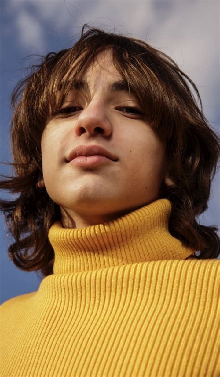 Azhy Robertson photo 2