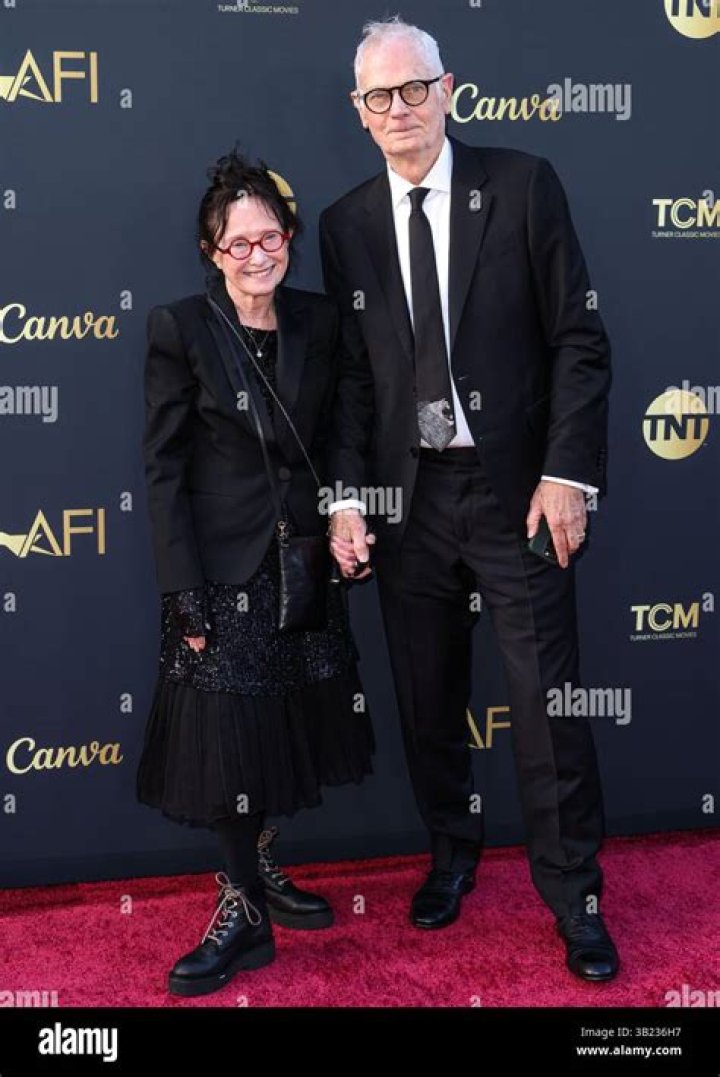 Caleb Deschanel photo 2