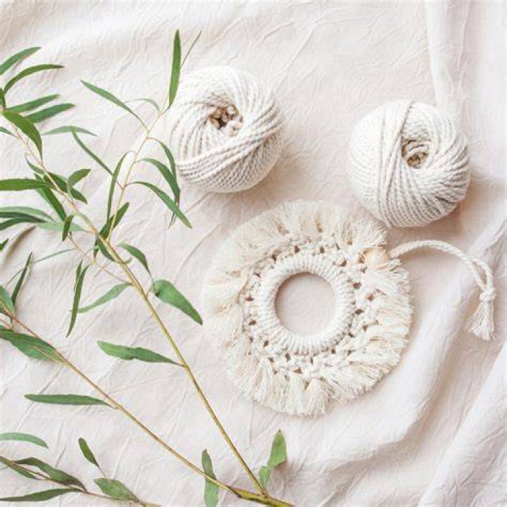 Can I use regular yarn for macrame?