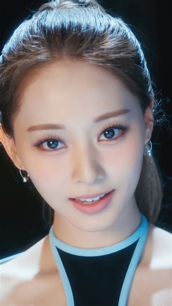 Chou Tzuyu's pet Kaya