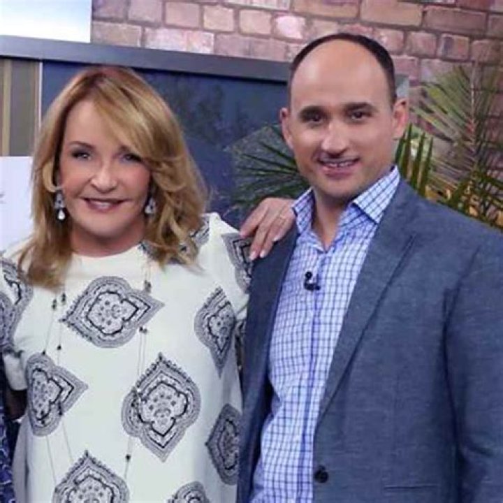 David Visentin is a Married man!! Know as a Loving Husband and a Caring father. Is he having Affair with his &lsquo;Love it or List it&rsquo; co-host Hilary Farr!!!