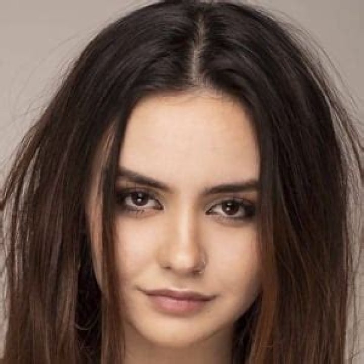 Delfi Klein - Age, Family, Bio