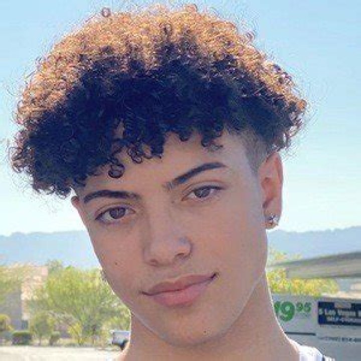 DerekTrendz - Age, Family, Bio