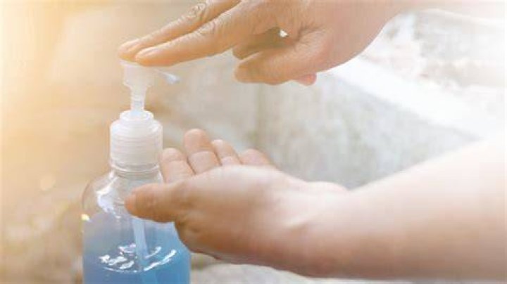 Does water temperature matter when washing your hands?