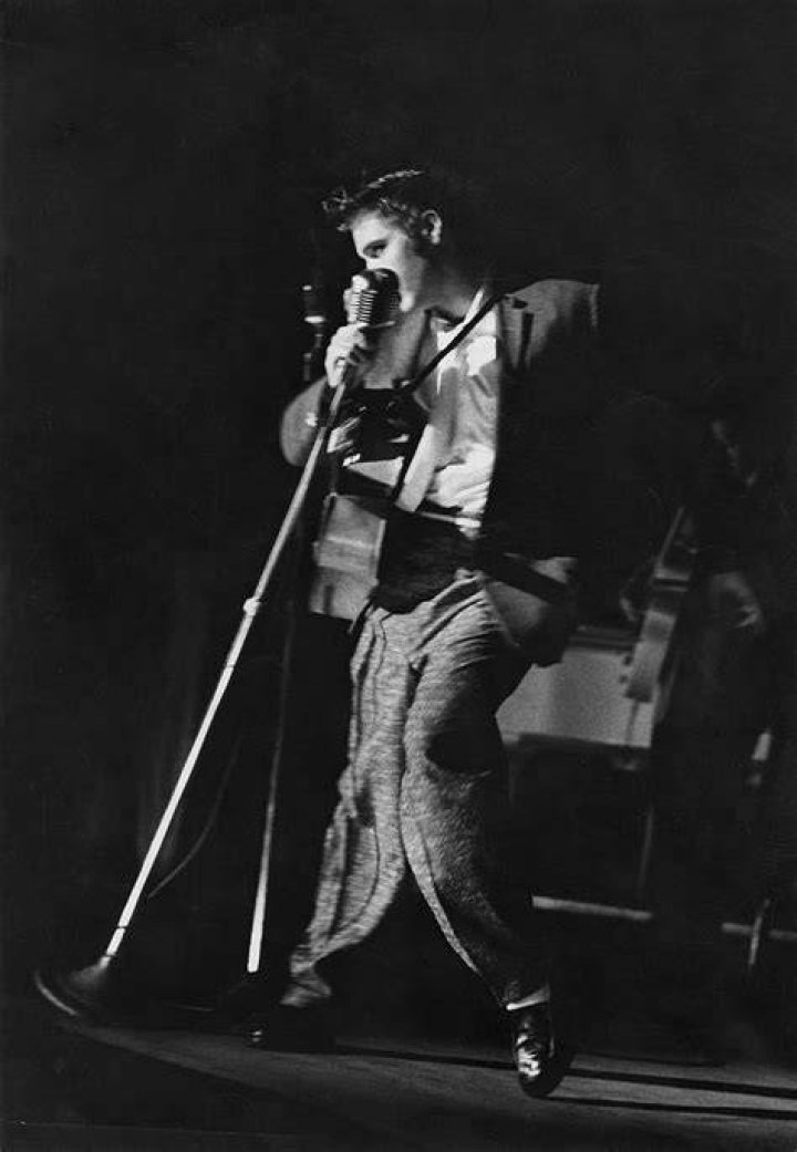 Elvis Presley photo 3