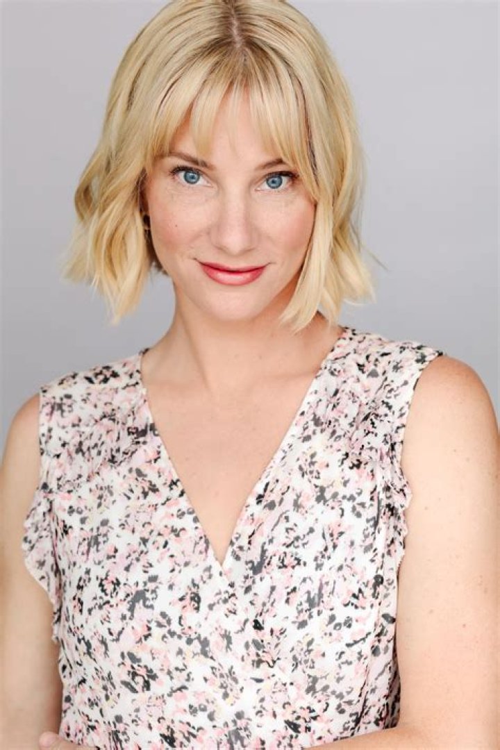 Helen Morris Bio (Wiki) 