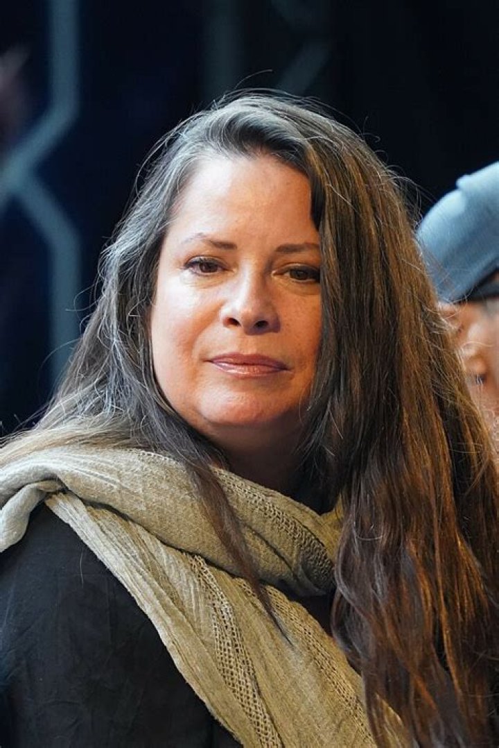Holly Marie Combs photo 3