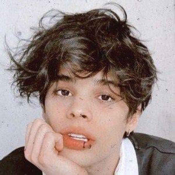 JeanCarlo León - Age, Family, Bio