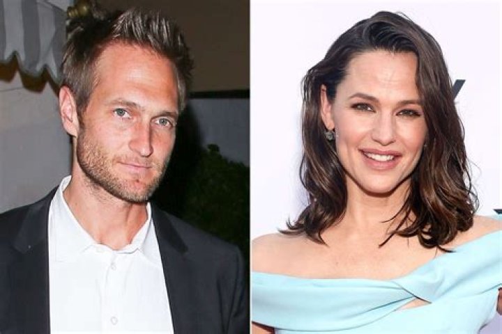 John Miller, Jennifer Garner&rsquo;s boyfriend uncomfortable with her ex-husband Ben Affleck&rsquo;s praise of her now!
