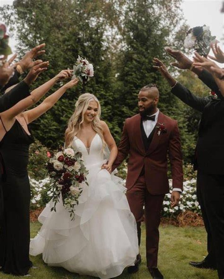 Julia Hart and her husband, Jordan Horowitz