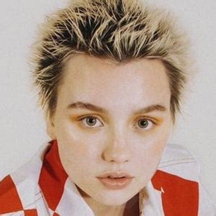 Kizzy Edgell - Age, Family, Bio