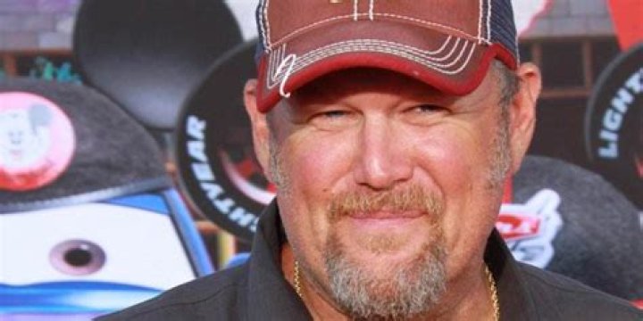 Larry the Cable Guy - Age, Family, Bio