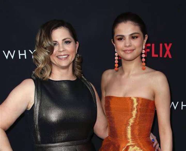 Mandy Teefey - Age, Family, Bio