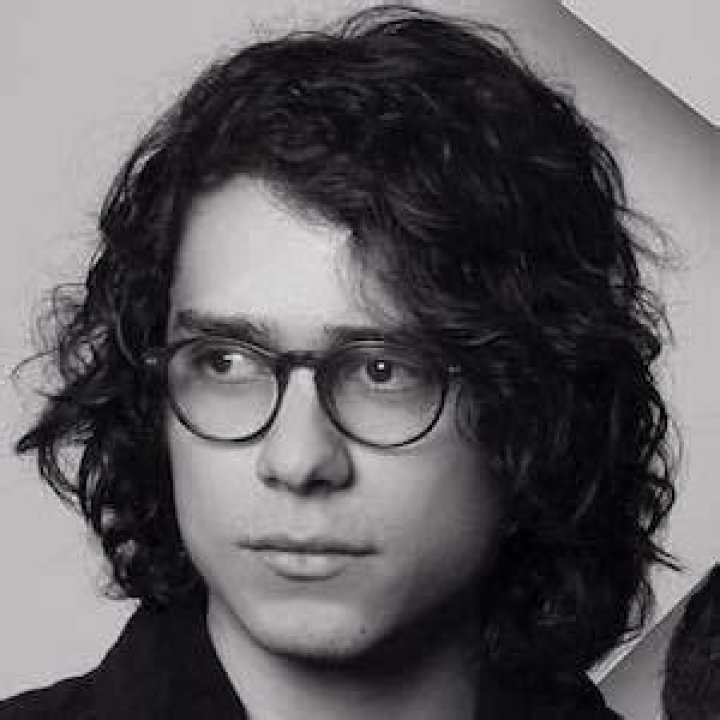 Manu Negrete - Age, Family, Bio