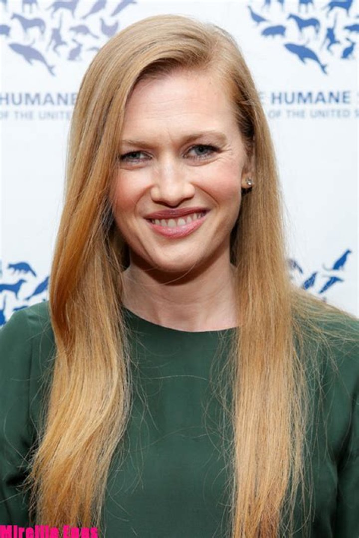 Mireille Enos - Age, Family, Bio