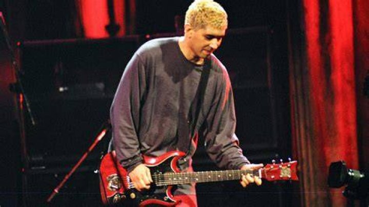 Pat Smear's pet No Pets (Pat Smear)