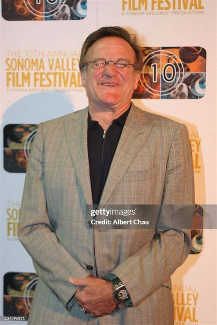 Robin Williams during 10th Annual Sonoma Valley Film Festival Gala - Arrivals at Sonoma Town Plaza in Sonoma, California, United States.