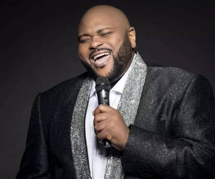 Ruben Studdard posing for his Instagram feed