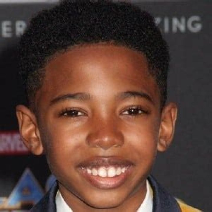 Seth Carr - Age, Family, Bio