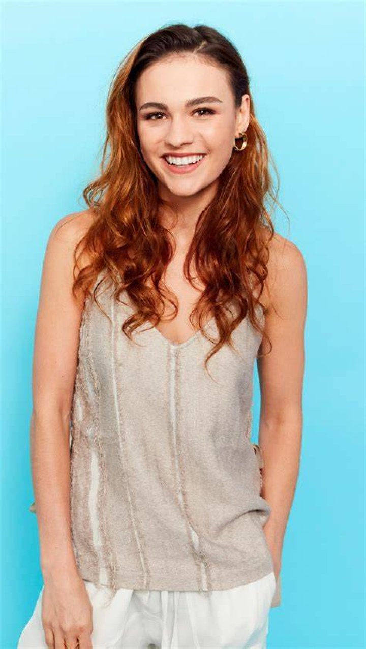 Sophie Skelton photo 2