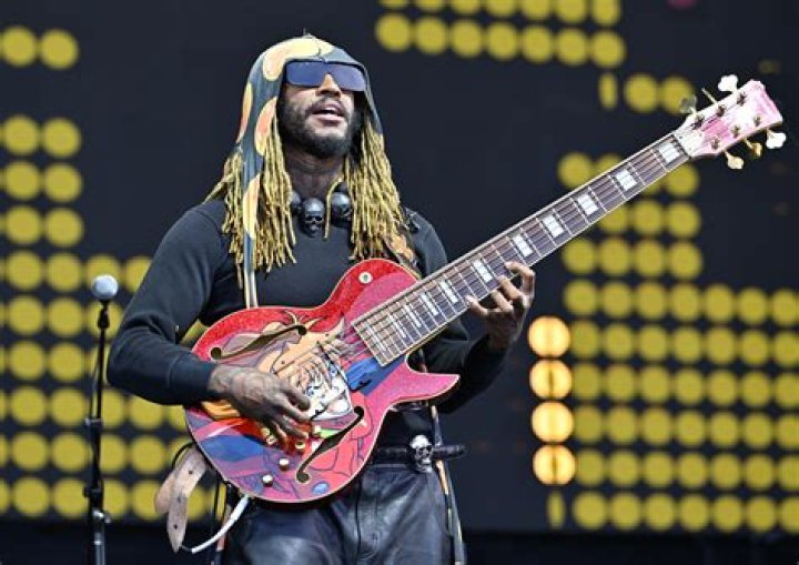 Thundercat's pet Turbo Tron Over 9000 Baby Jesus Sally Hot Carl