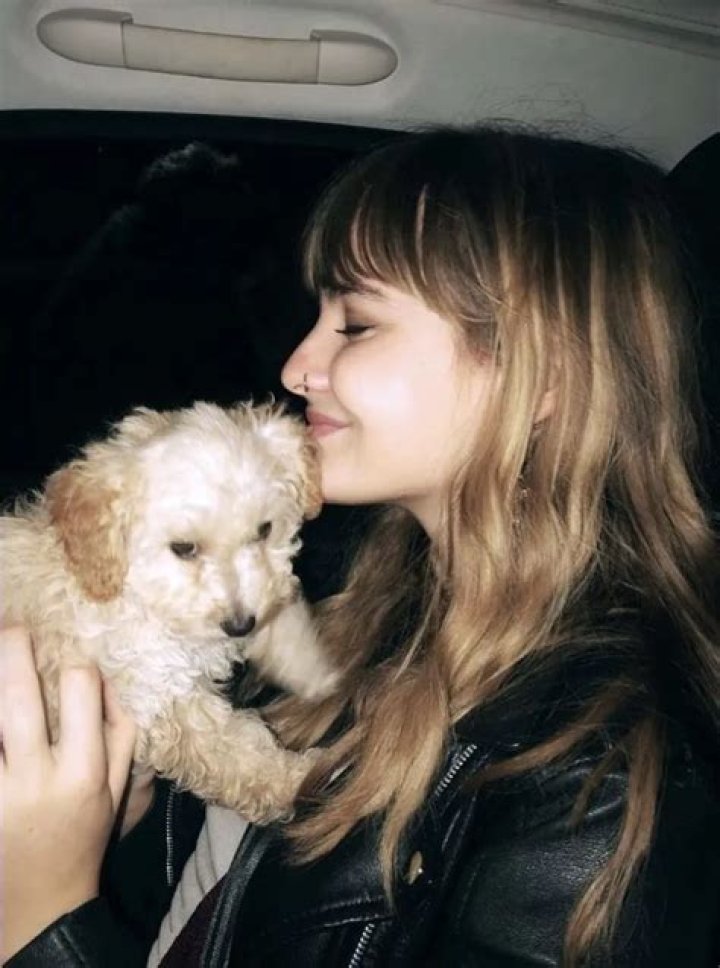 Victoria De Angelis Pets