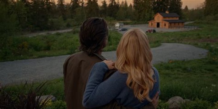 Virgin River. (L to R) Sarah Dugdale as Lizzie, Mark Ghanimé as Cameron in episode 403 of Virgin River. Cr. Courtesy Of Netflix © 2022 Virgin River. (L to R) Sarah Dugdale as Lizzie, Mark Ghanimé as Cameron in episode 403 of Virgin River. Cr. Courtesy Of Netflix © 2022