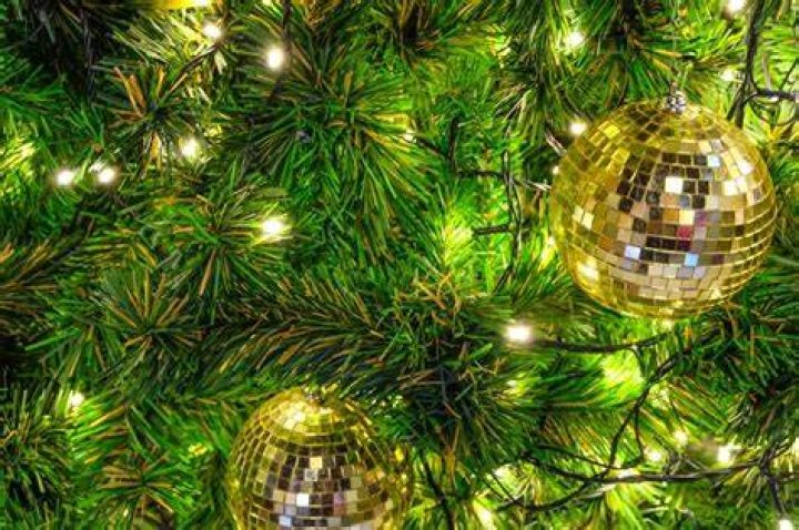 Why is my pre lit tree blinking?